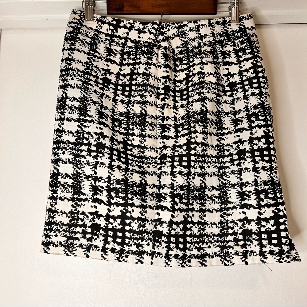 Ann Taylor Black and White Patterned A-Line Skirt - Picture 3 of 9
